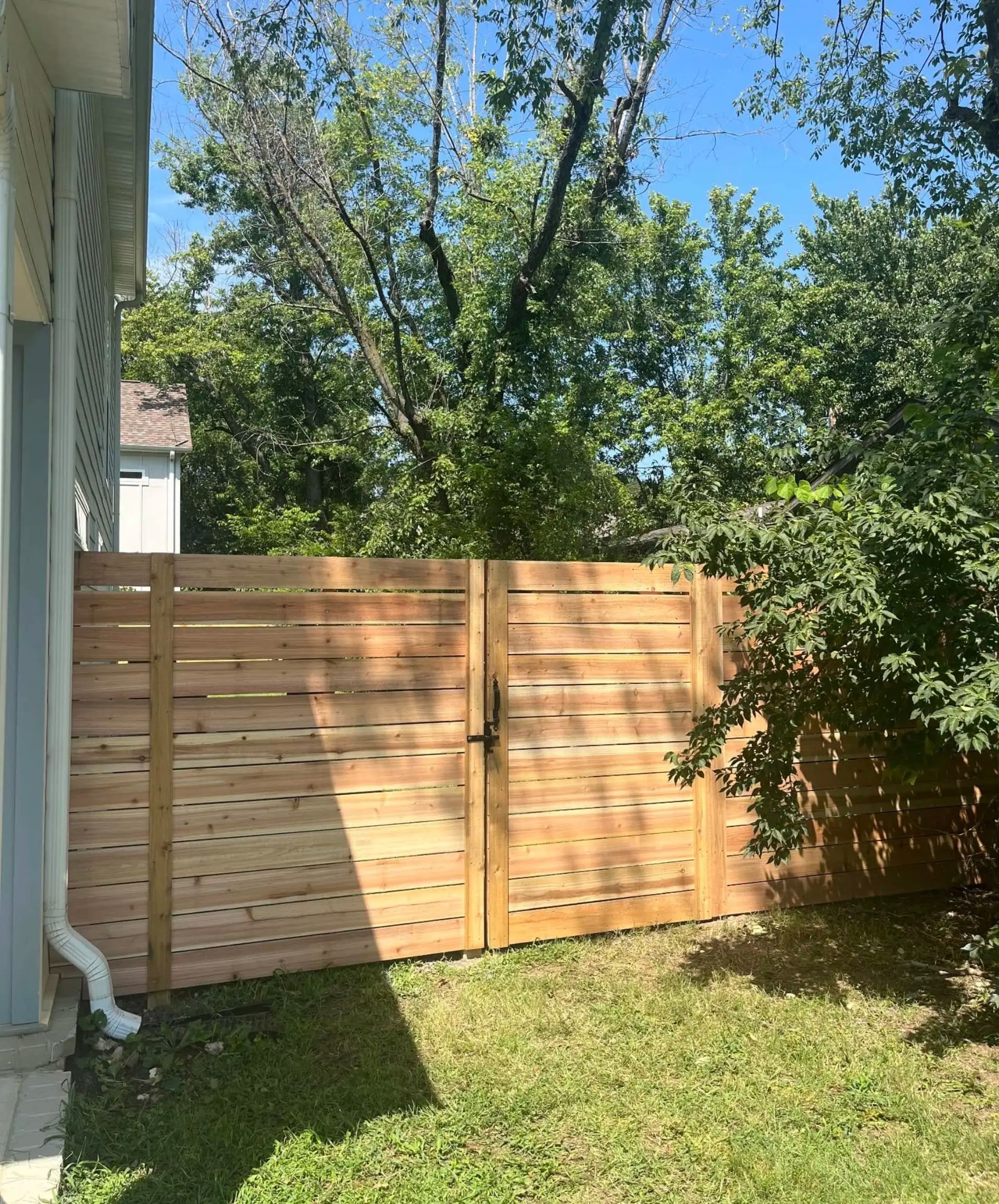 Horizontal Cedar Fence With Metal Posts